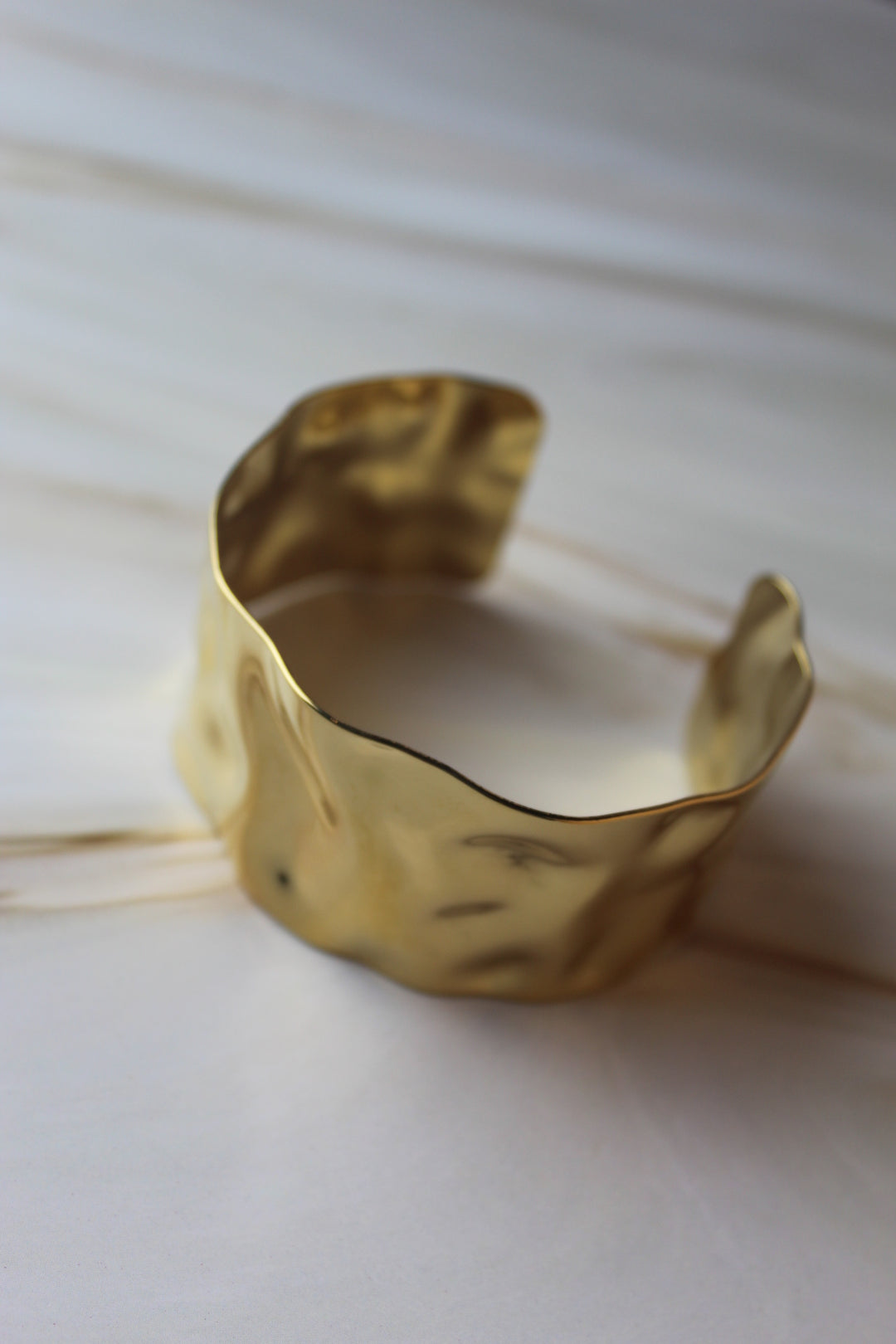 Dion Bold Gold Bangle